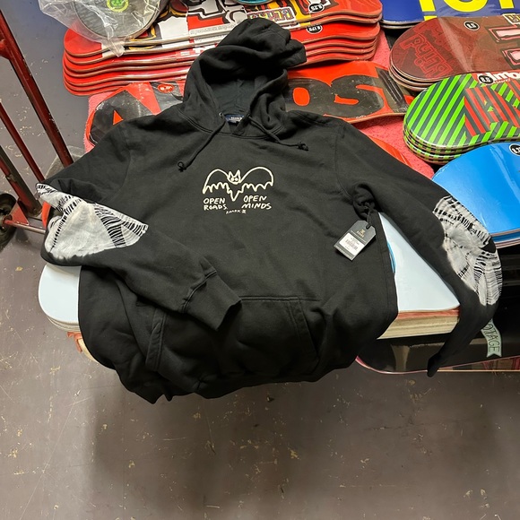 Roark Hoodie - Picture 2 of 10